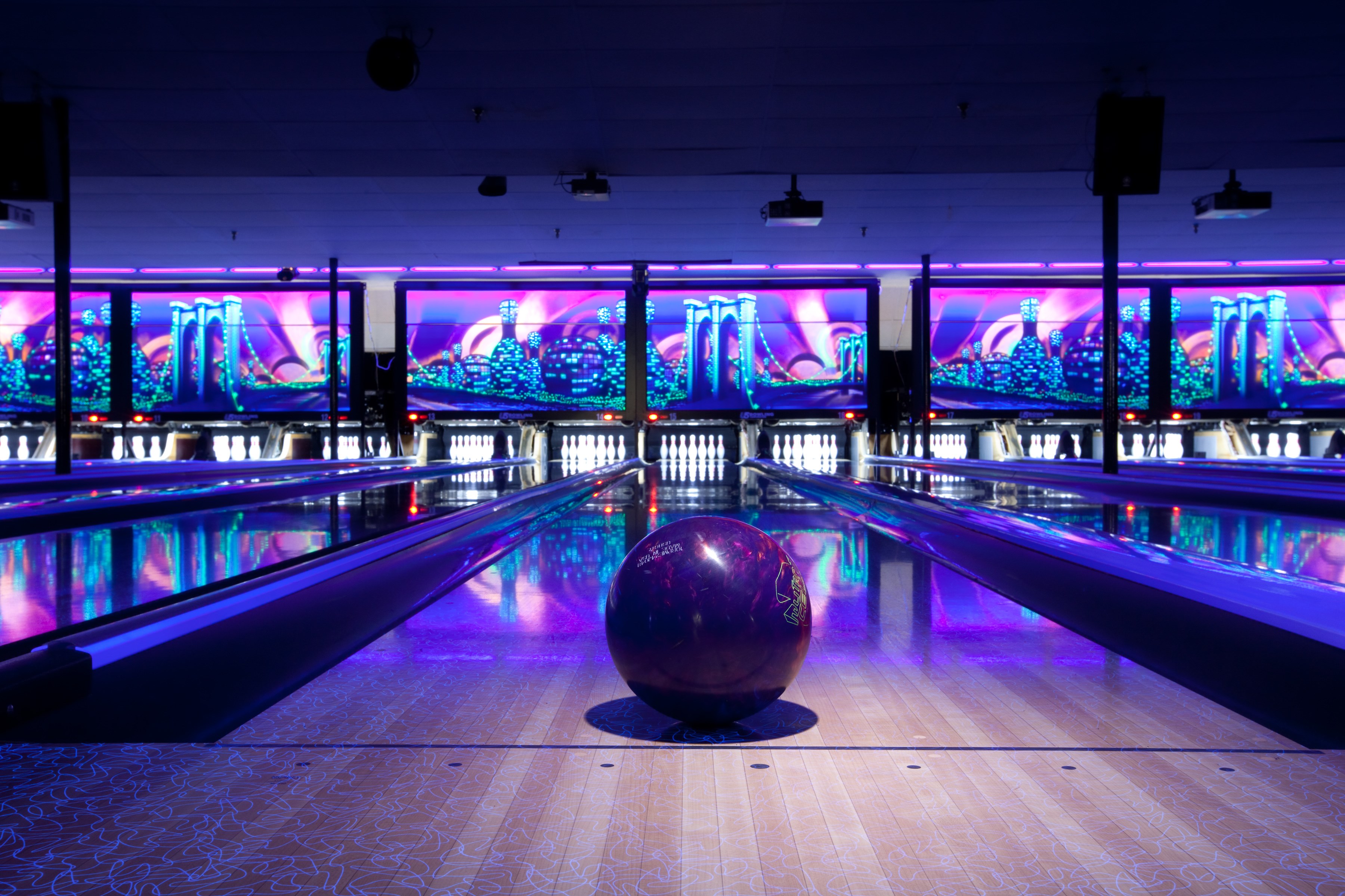 Glow Bowling - Tri-City Lanes